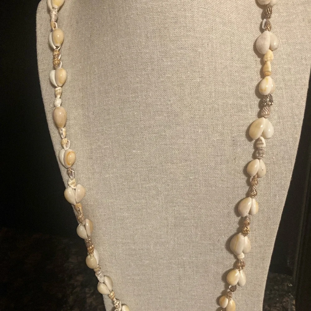 🔥Special 🔥Handmade Vintage Shell Necklace.